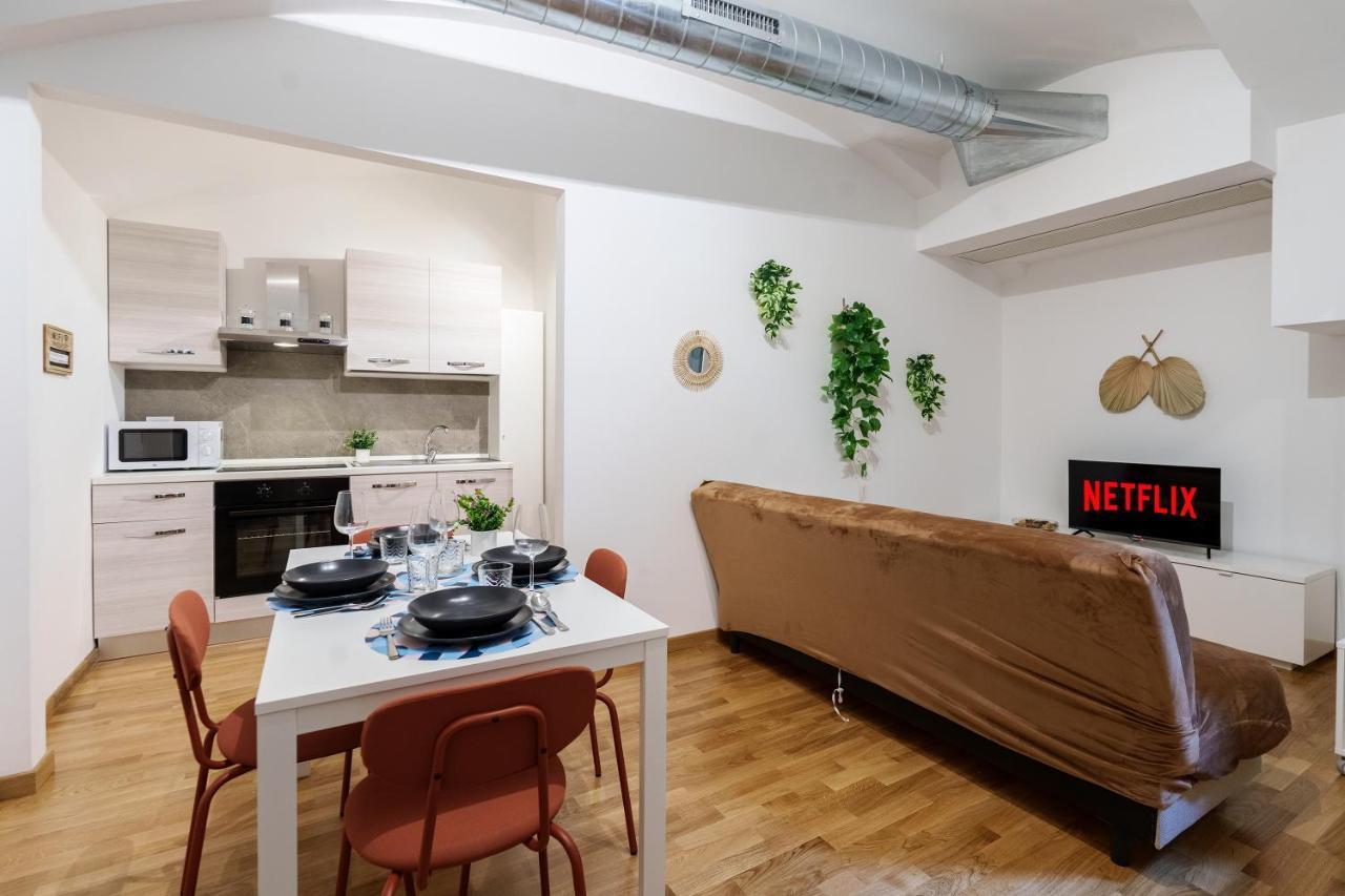 Centro Storico Duomo A 5 Minuti Love Suite Wifi Netflix 米兰 外观 照片